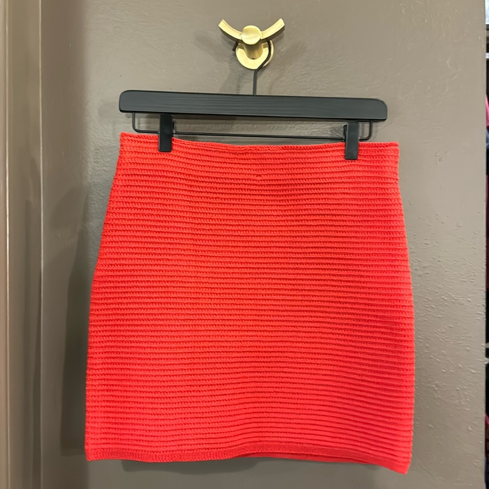 H&M red knit skirt